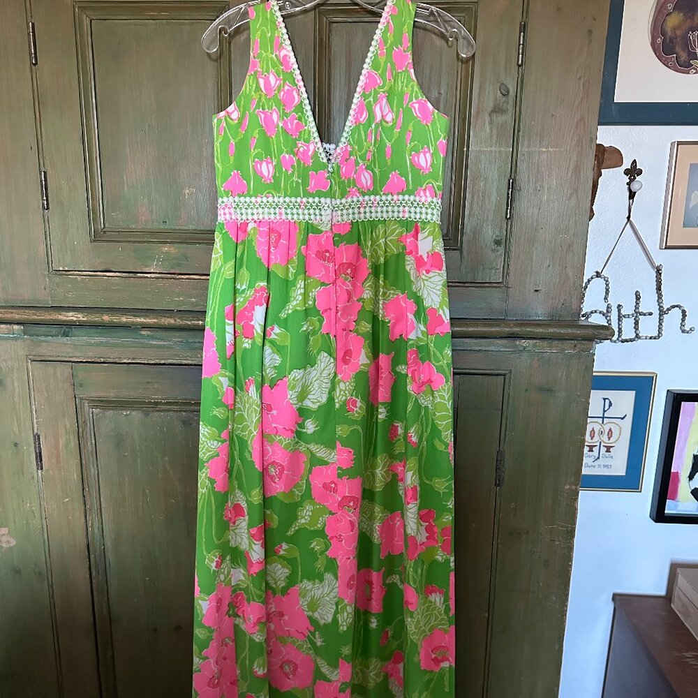 The Lilly Pulitzer Green and Pink Size 6